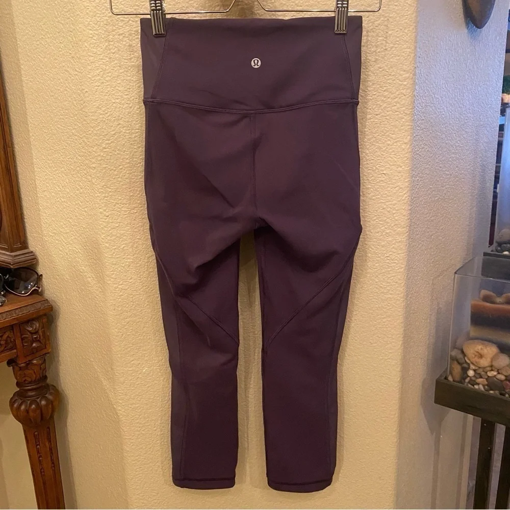 LULULEMON Women Purple Athletic Cropped Pants Leggings Size 4